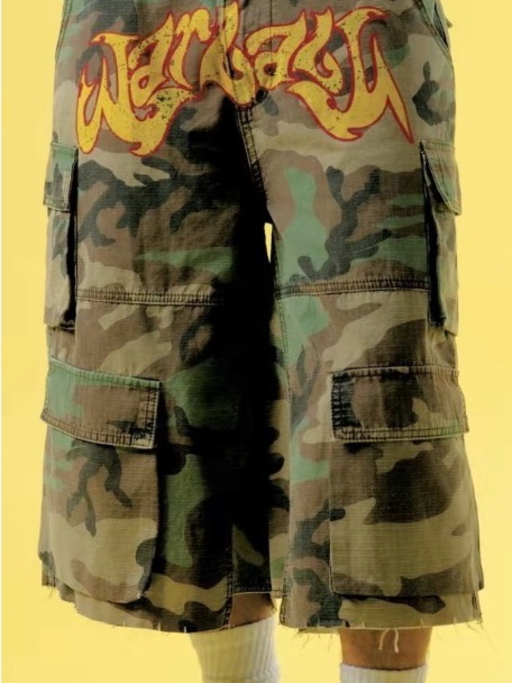 Bravest Studio baggy camo Cargo Men’s Shorts with Graphic Waistband
